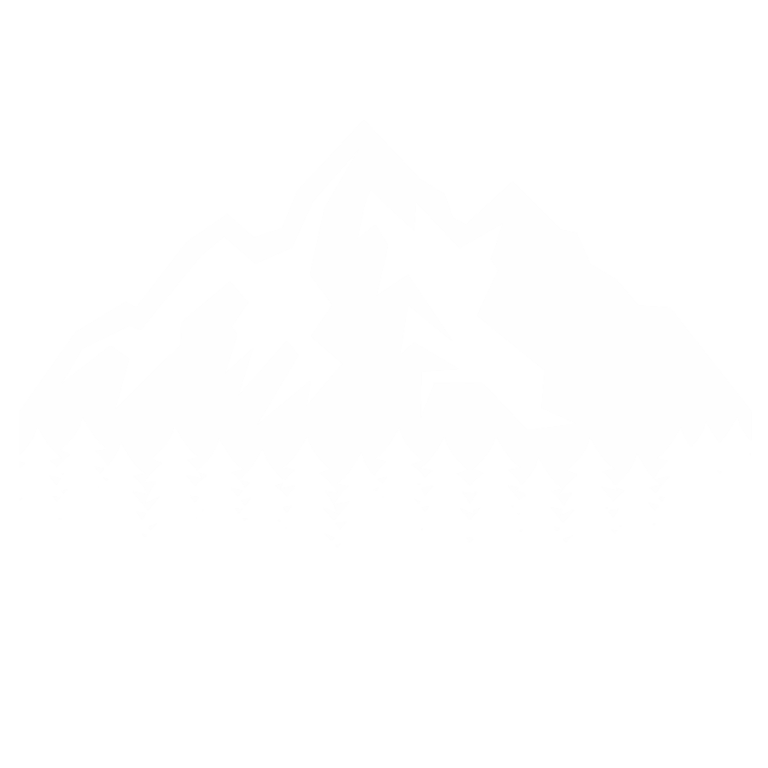 Silhouetten von Bergen mit schneebedeckten Gipfeln und klaren Himmel.